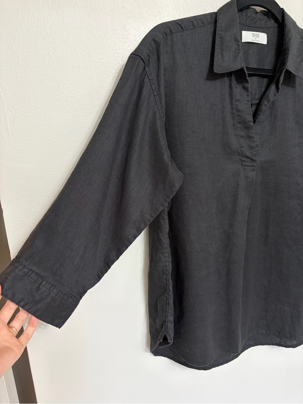Uniqlo Women’s 100% Premium Linen Skipper Popover Shirt in Black - Size M - Picture 4 of 7